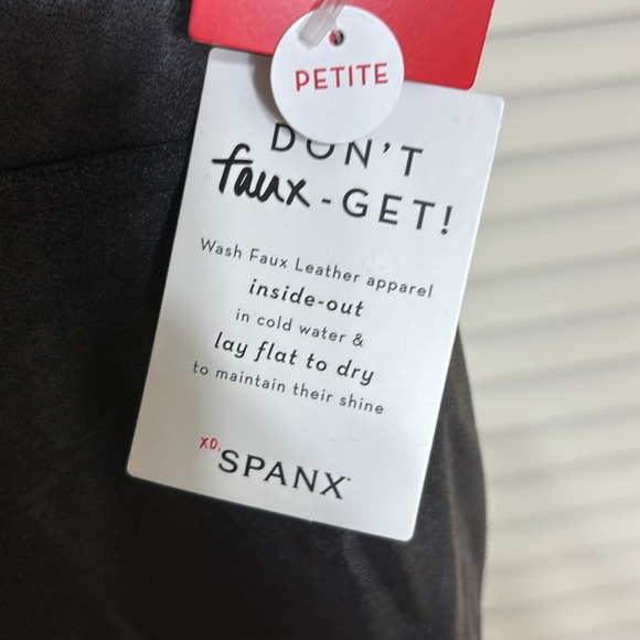 NWT Spanx Faux Leather Leggings Black Large Petite - Picture 10 of 15